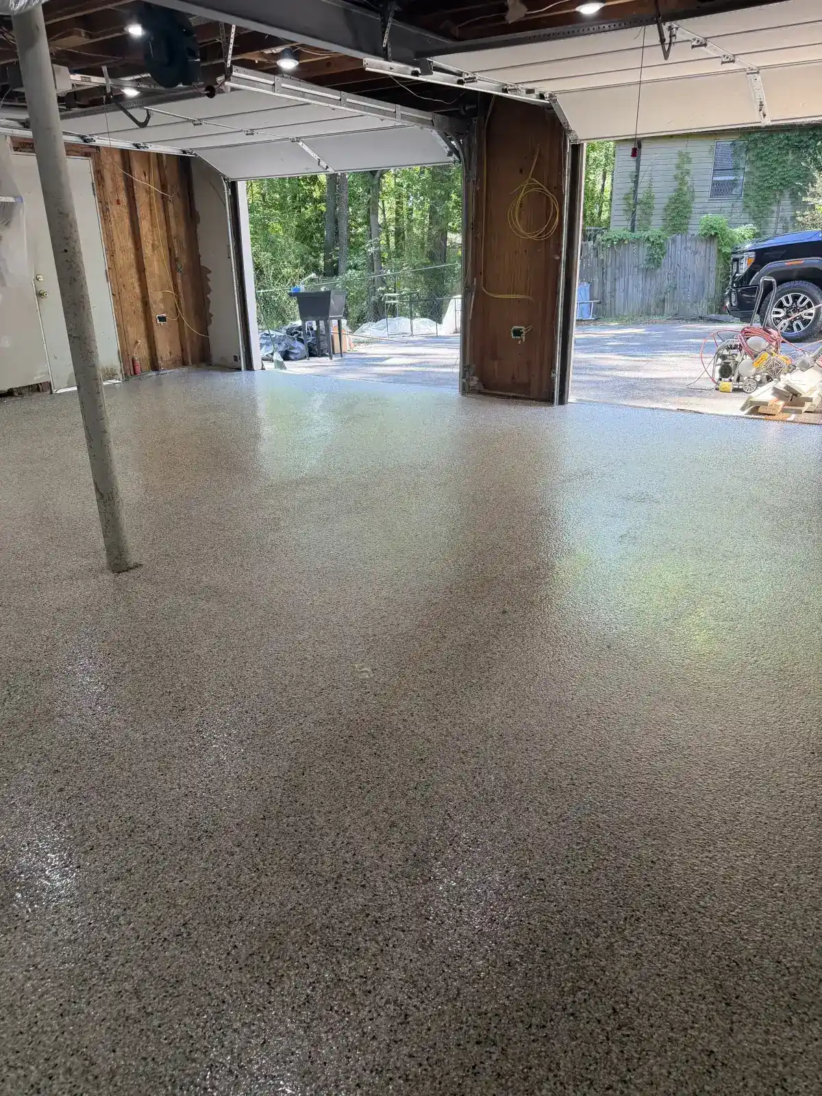 Finished garage floor coating, glossy and durable