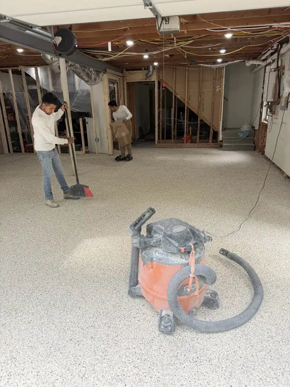Flake coating floor cleanup and finishing